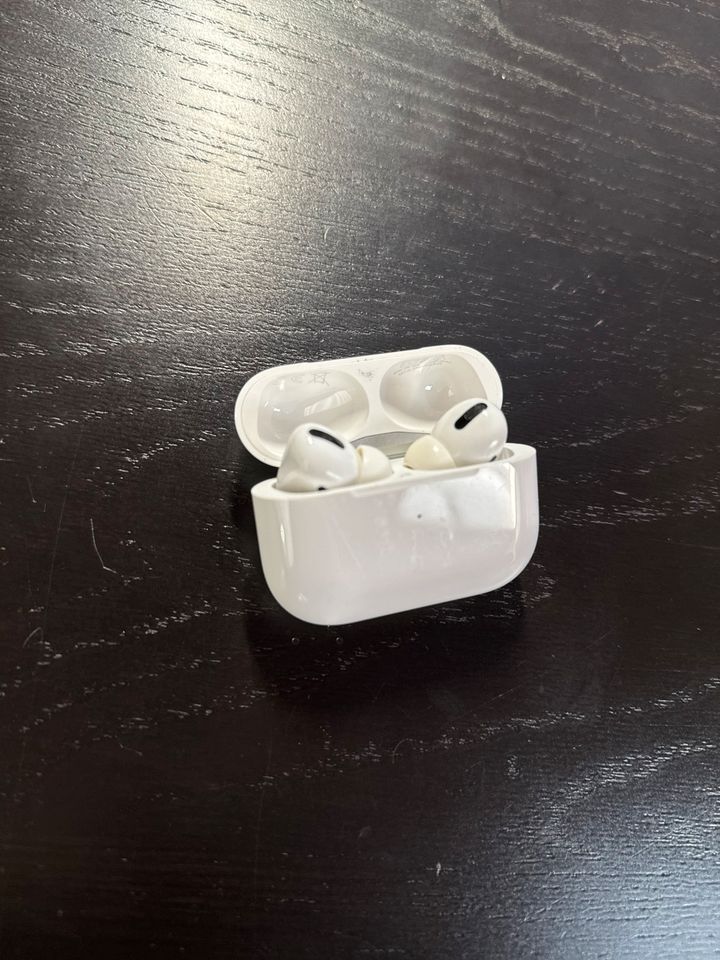 Apple Airpods Pro (1. Generation) mit MagSafe in Sassenberg