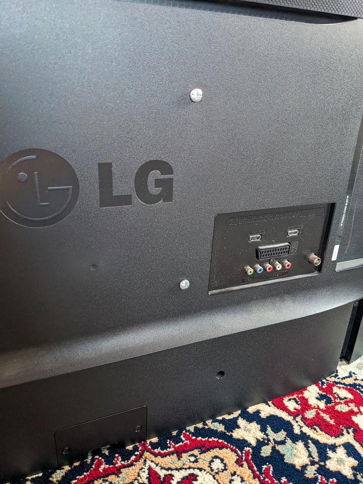 LG 43" Fernseher 43LF5400 FHD mit Wandhalterung in Jüterbog