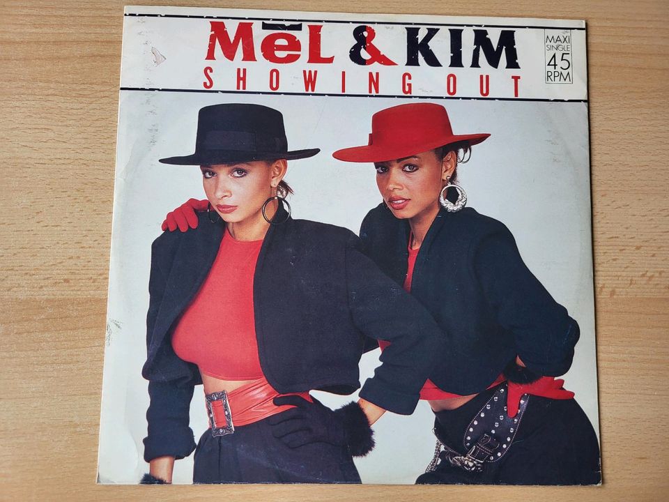 Showing Out Maxi Single Mel & Kim in Bielefeld