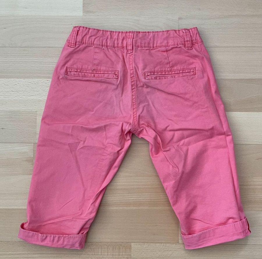 kurze Hosen Hosen Shorts Leggins Gr. 122 128 in München