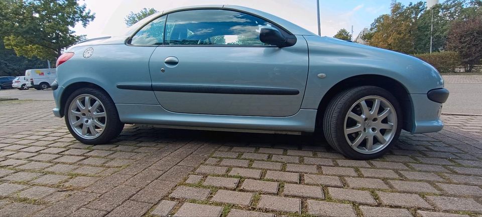 PEUGEOT 206 CC TÜV NEU in Sindelfingen