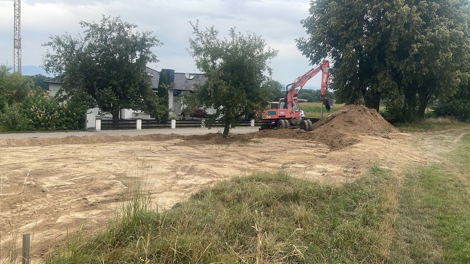 Bagger Abbruch Aushub Pool Baugrube Transport in Deggendorf