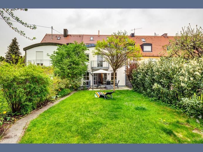 Möbliert: Gartenwohnung auf zwei Ebenen in Bogenhausen in München