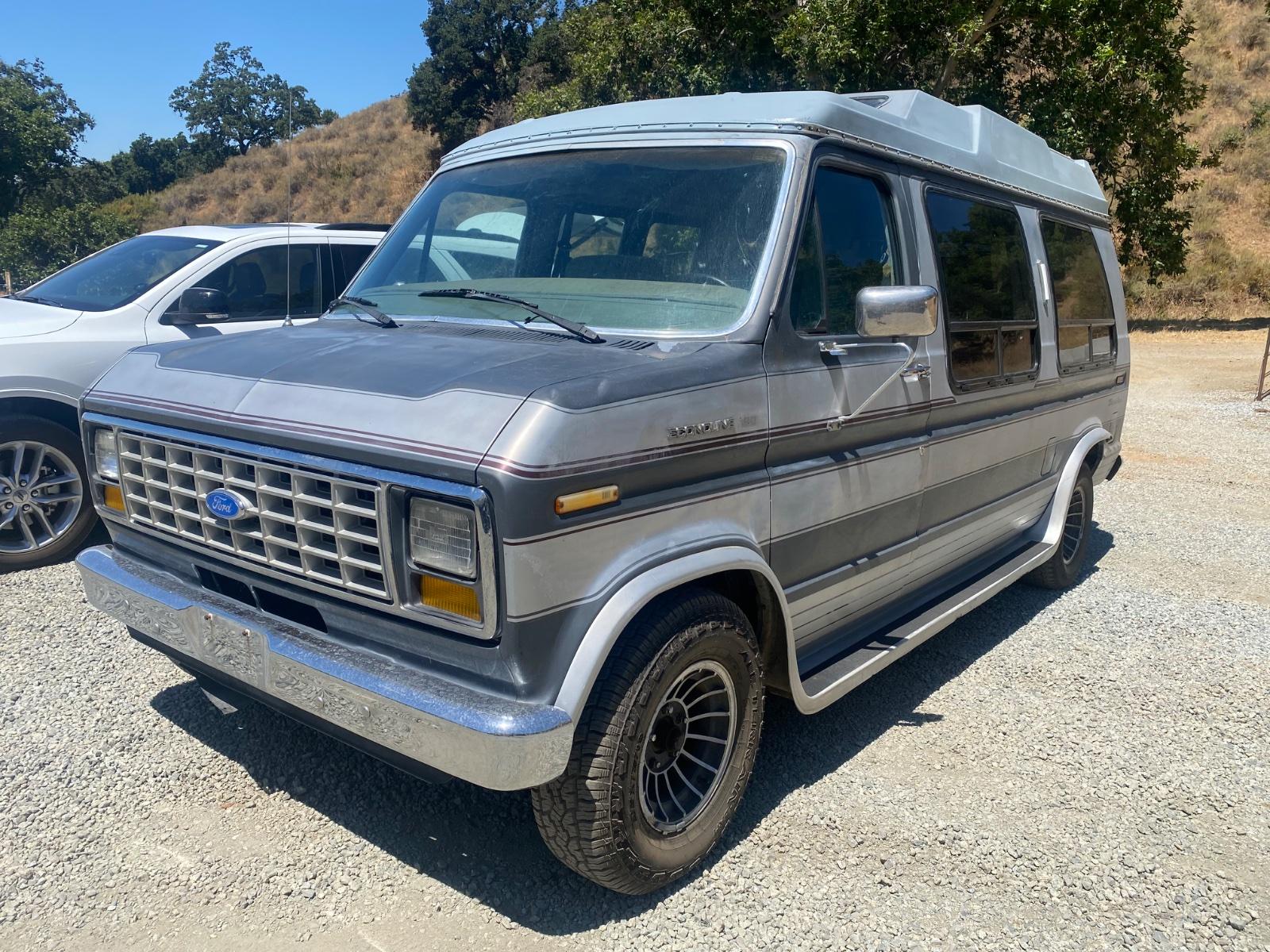 Abbildung des Autos 1988er Ford Econoline E1…