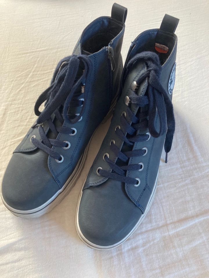 Boots der Marke Dockers Gr 41 blau , wie neu in Gifhorn