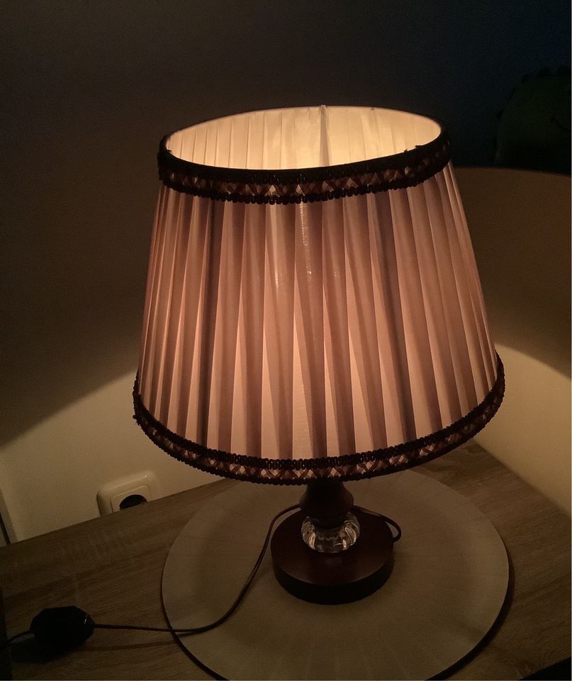Hübsche Wohn-Schlafzimmerlampe mit Dimmfunktion in Norderstedt