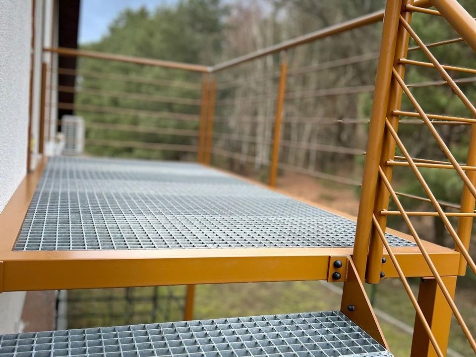 Metalltreppe | Außentreppe | Stahltreppe | Gitterroststufen in Falkensee