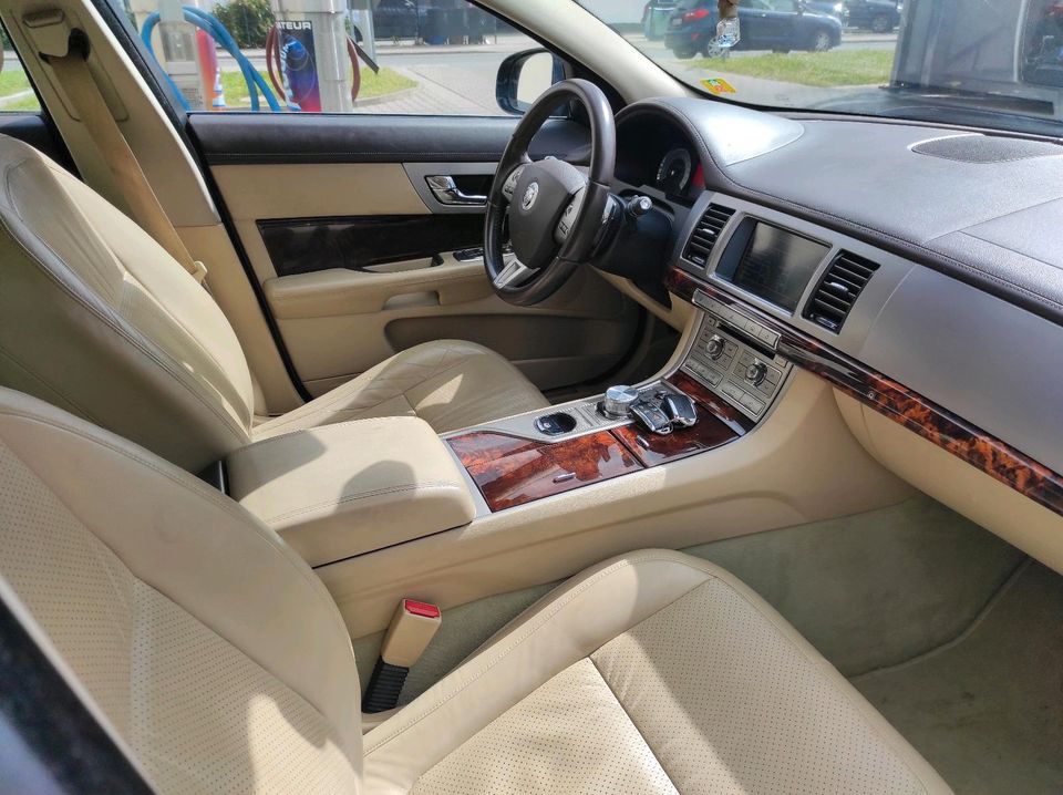 Jaguar XF 3.0 V6 S 275 PS Premium Luxury in Rüsselsheim