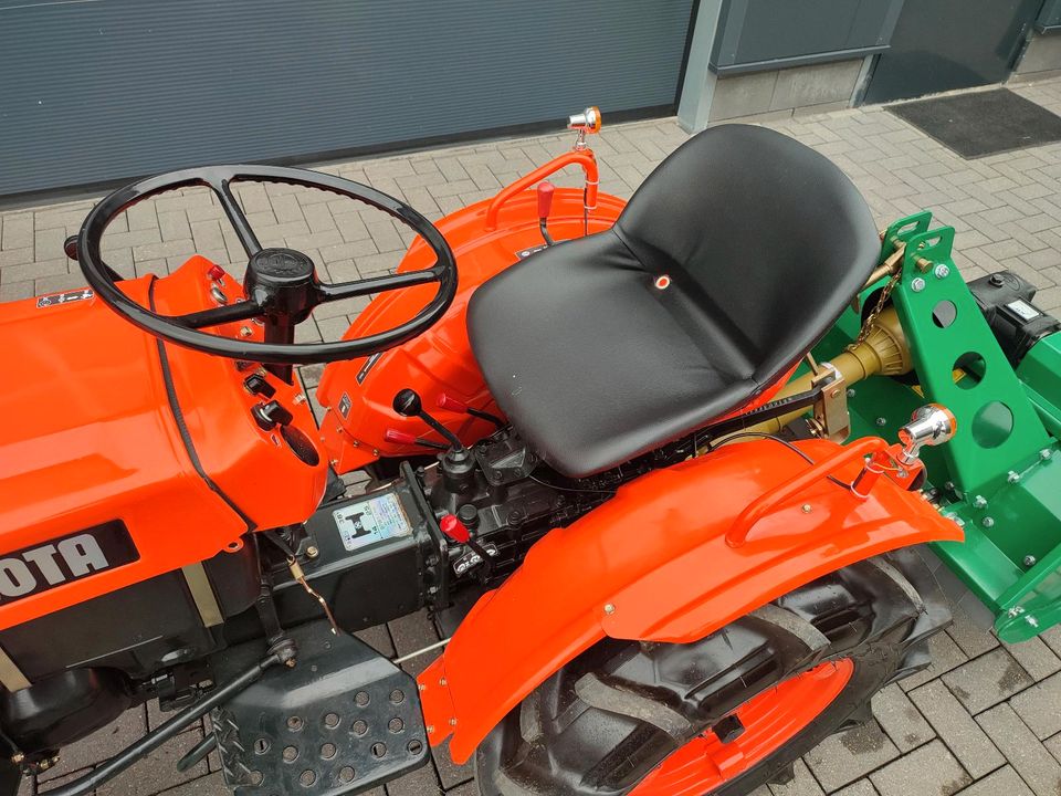 Kleintraktor Kubota B 7001 + Hammerschlegelmulcher 100 cm NEU in Auderath