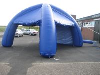 Airtent, aufblasbares Zelt, Schlangenzelt 5 x 5 m Nordrhein-Westfalen - Viersen Vorschau