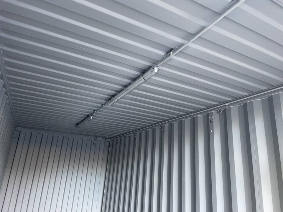 20 Fuß  Seercontainer mit STAHLFUSSBODEN + LICHT! / Lagercontainer / Materialcontainer RAL 7016 in Hamburg