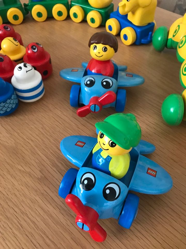 LEGO Duplo Primo Konvolut Zug Schnecke Männchen Flugzeug in Hirschfeld (Brandenburg)