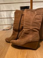 Wildlederstiefel von Esprit, Gr. 40, Keilabsatz Köln - Ehrenfeld Vorschau