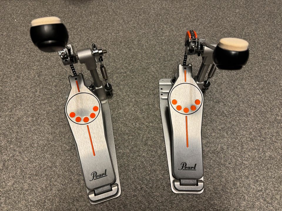 2x Pearl P-930 Fussmaschine Bass Drum Foot Pedal wie neu in Bad Vilbel