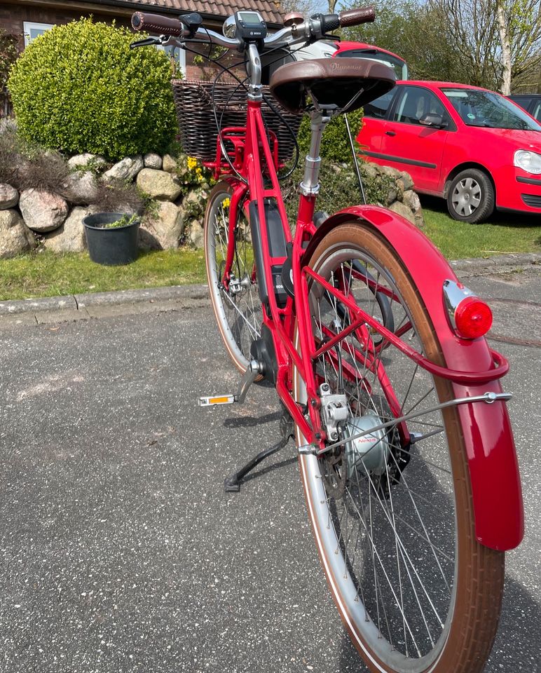 rotes Damen E-bike in Süderlügum