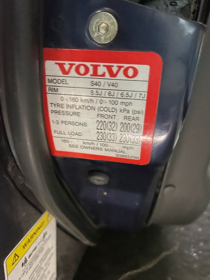 Volvo V40 Tür vorne links Atlantic Blue Met. 34300 in Spenge