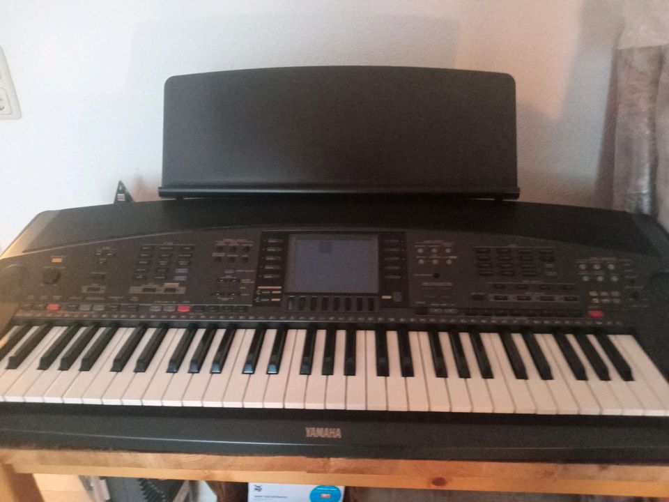 Yamaha Keyboard PSR 8000 in Bochum