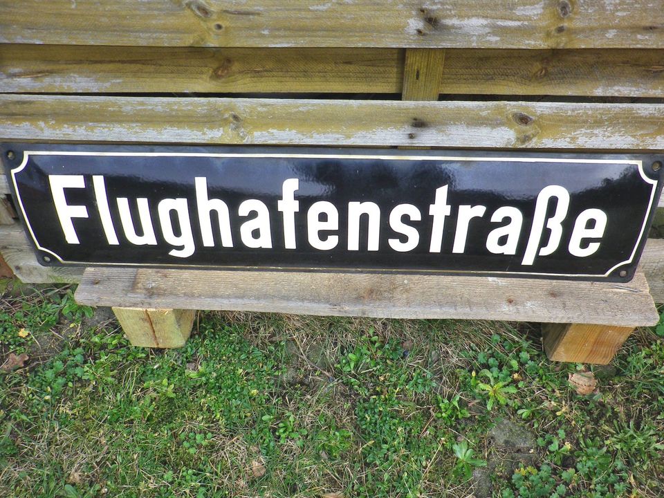 Straßenschild Emailleschild Flughafenstraße 80x18 cm in Döbern