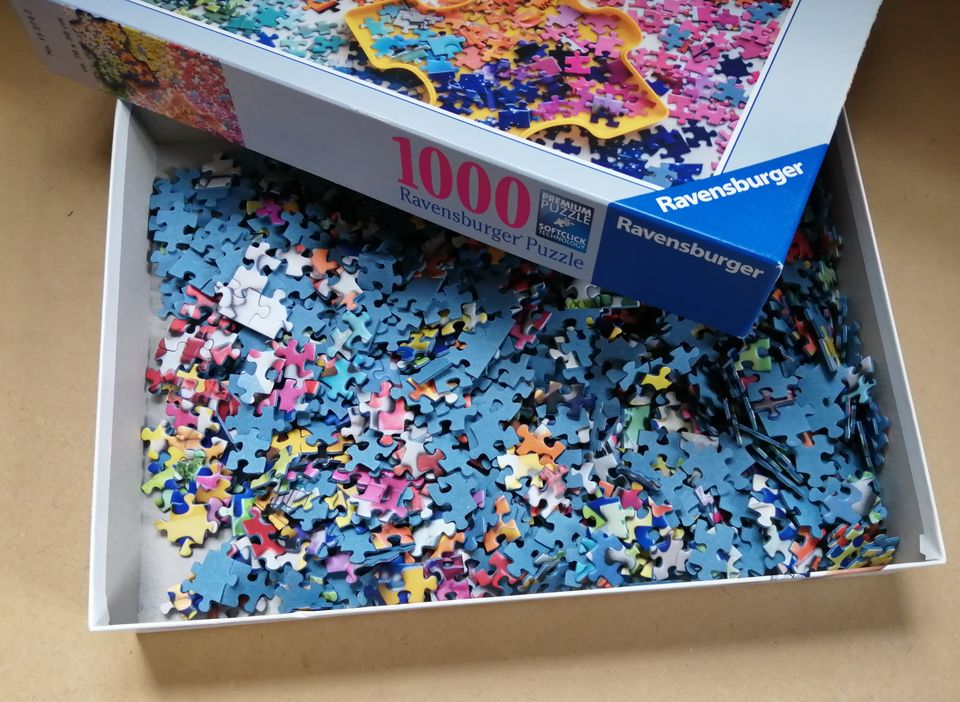 Bunte Puzzleteile Ravensburger Puzzle 1000 Teile in Stadthagen