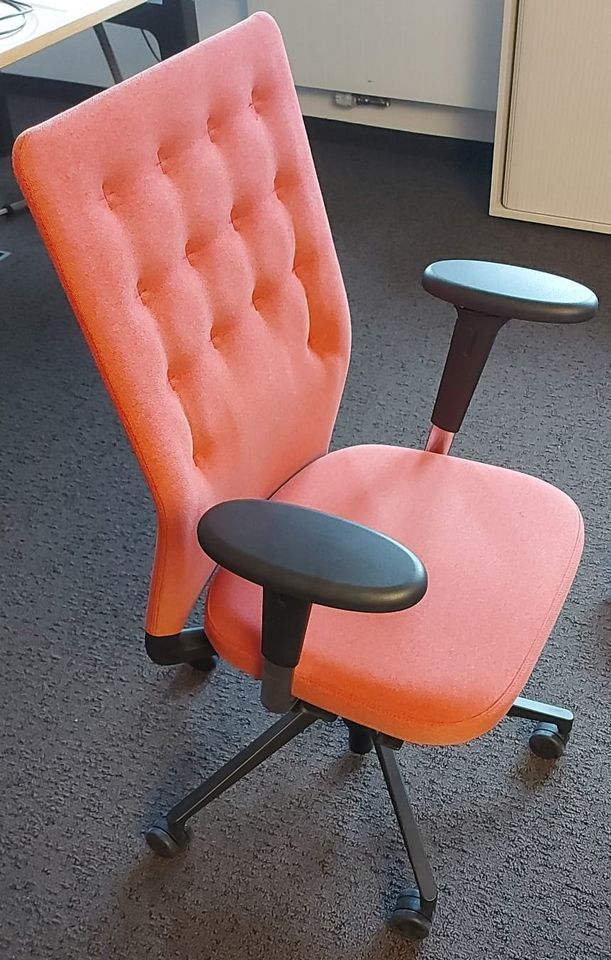 Vitra Design Büro-Drehstuhl  IDTrim rot oder schwarz in Kandel