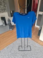 Damen Sport/Fitness T-Shirt von Nike in gr L Niedersachsen - Stade Vorschau