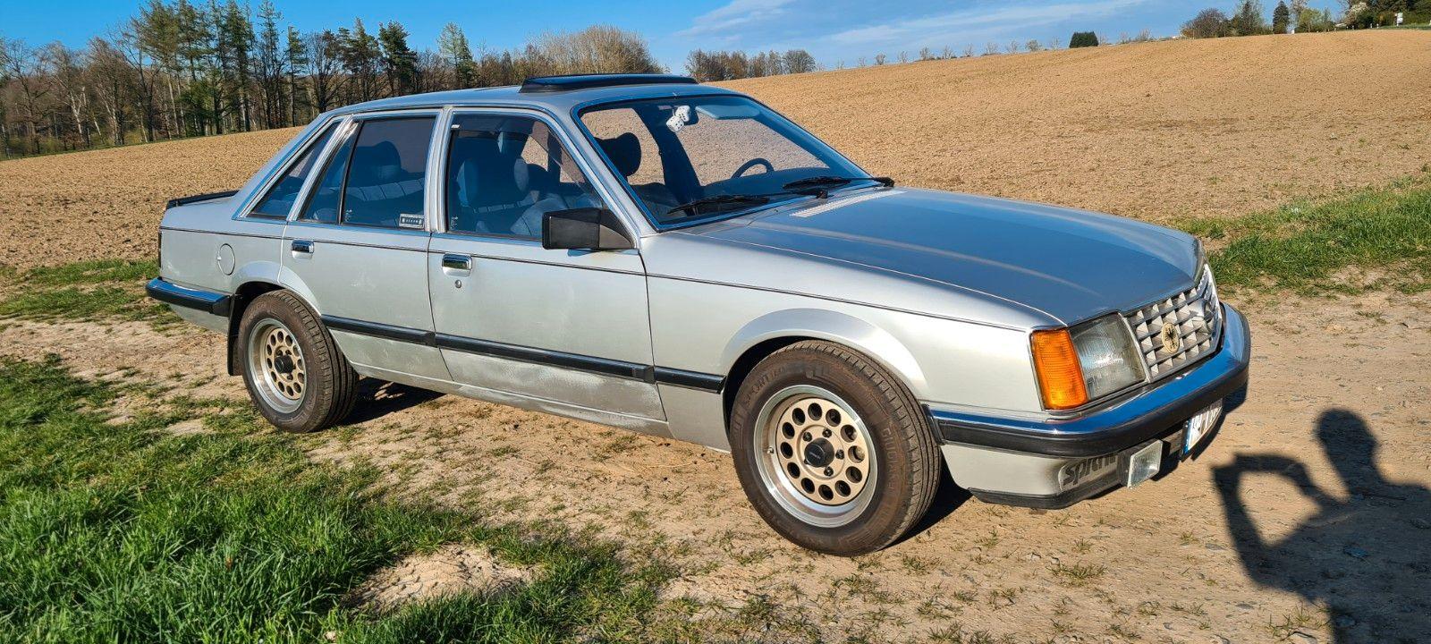 Abbildung des Autos Opel Senator 3.0 E
