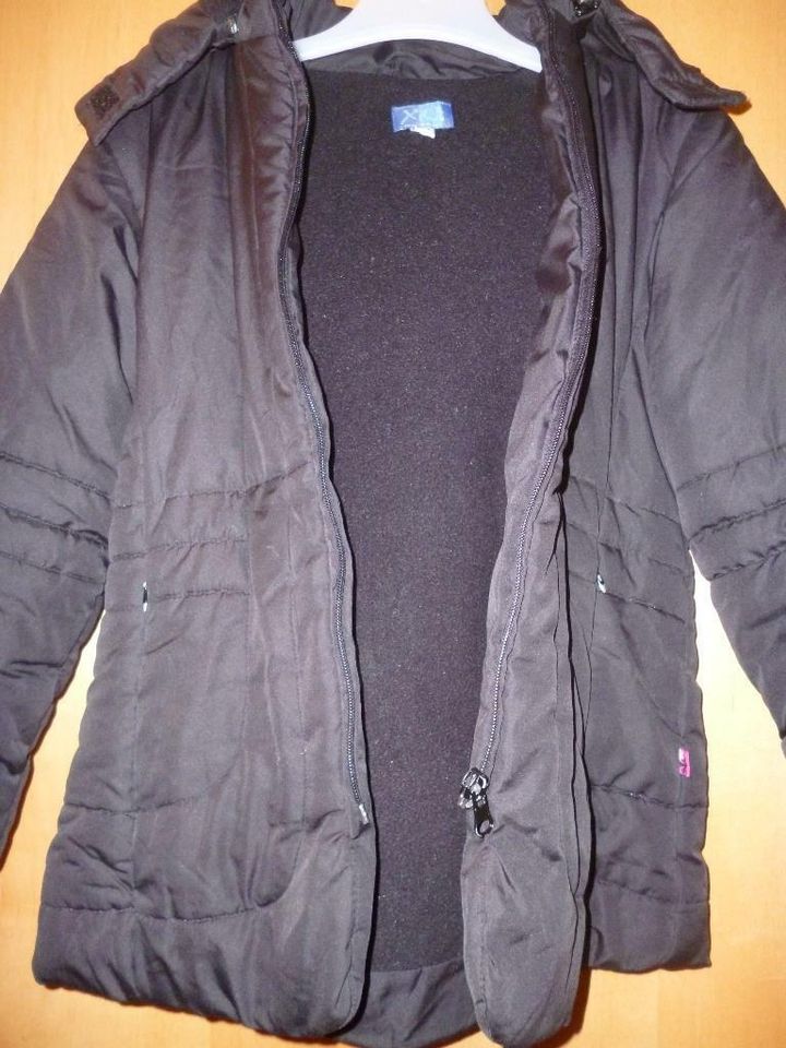 Winterjacke für Mädchen schwarz Gr.140 in Cadolzburg