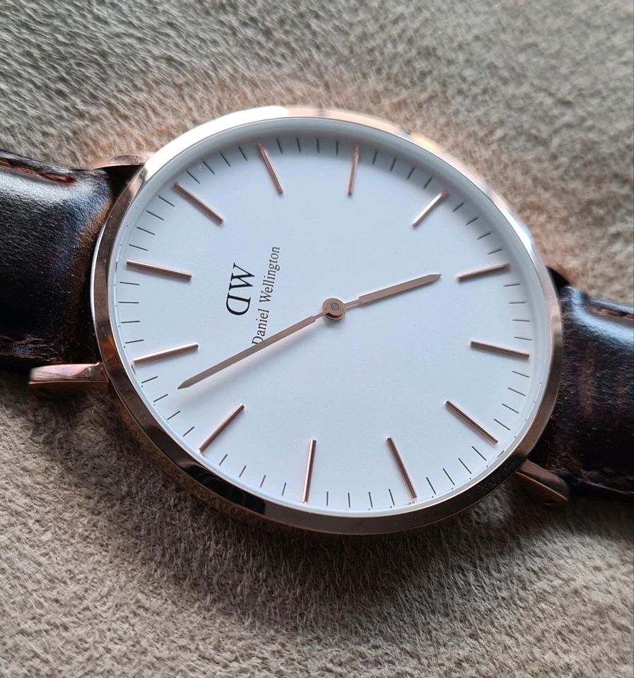 DANIEL WELLINGTON ARMBANDUHR NEU in Stuttgart