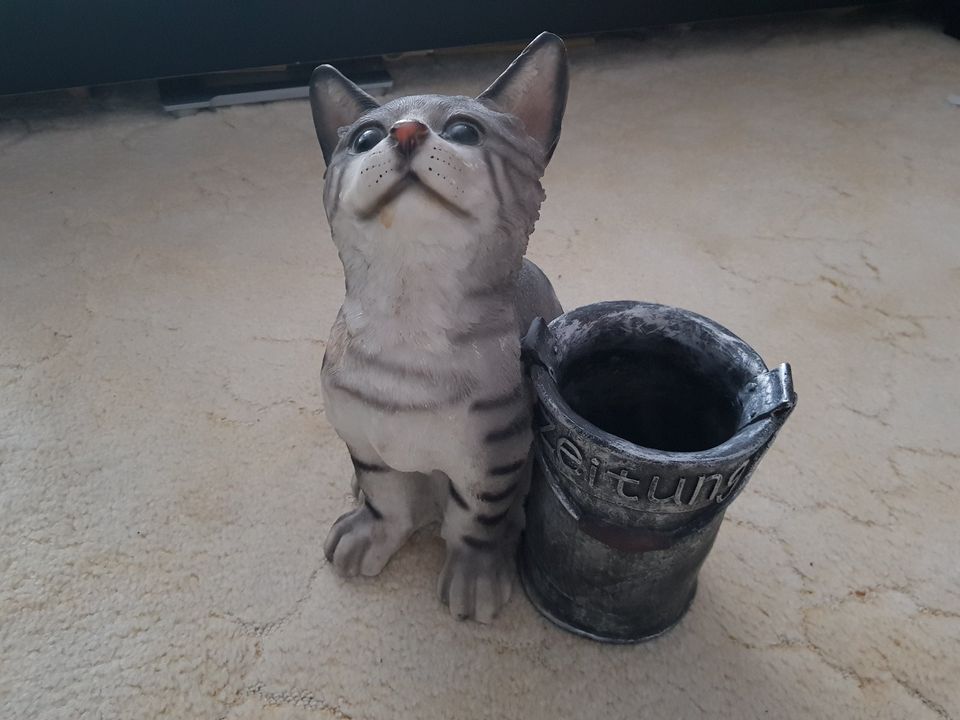 Zeitungsständer Katze 90ziger Jahren in Leipzig