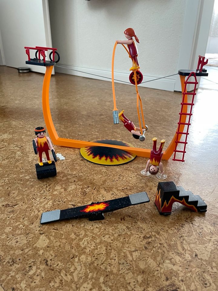 Playmobil 4236 Zirkus Hochseilartisten in Steinmauern