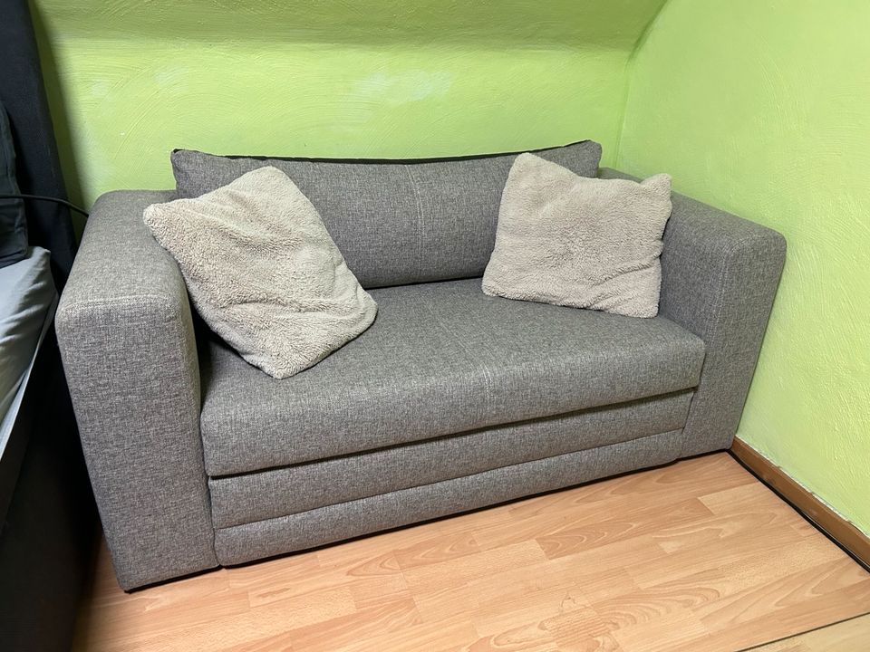 Graues Sofa von Ikea in Grevenbroich