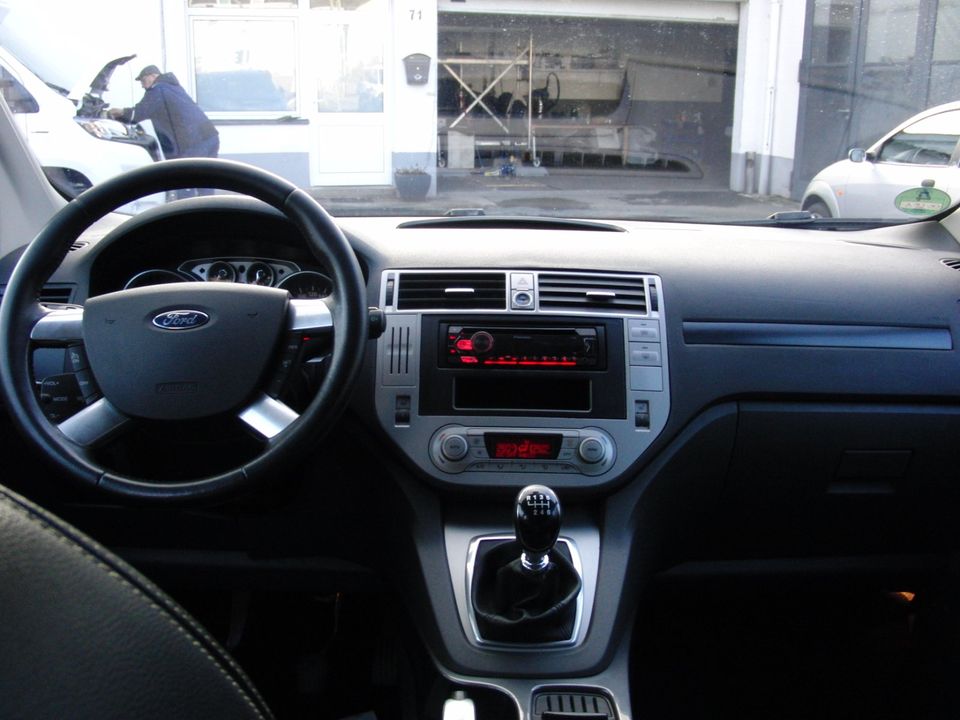 Ford Kuga 2.0 TDCI Titanium 4x4 Leder, Xenon in Lennestadt