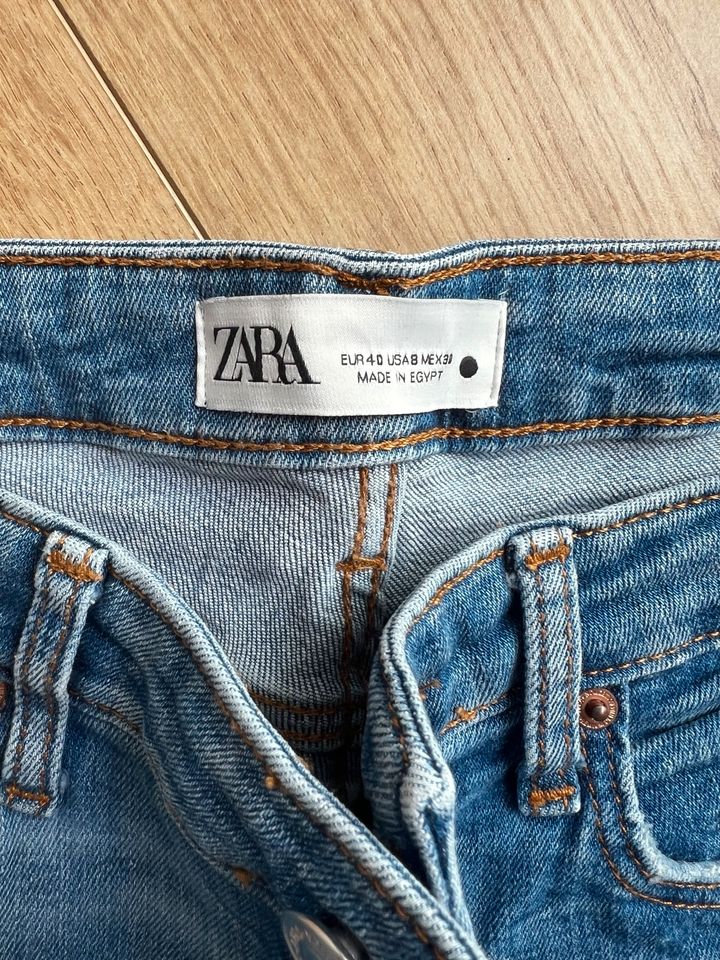 Verschiedene (Jeans-) Hosen in Ebsdorfergrund