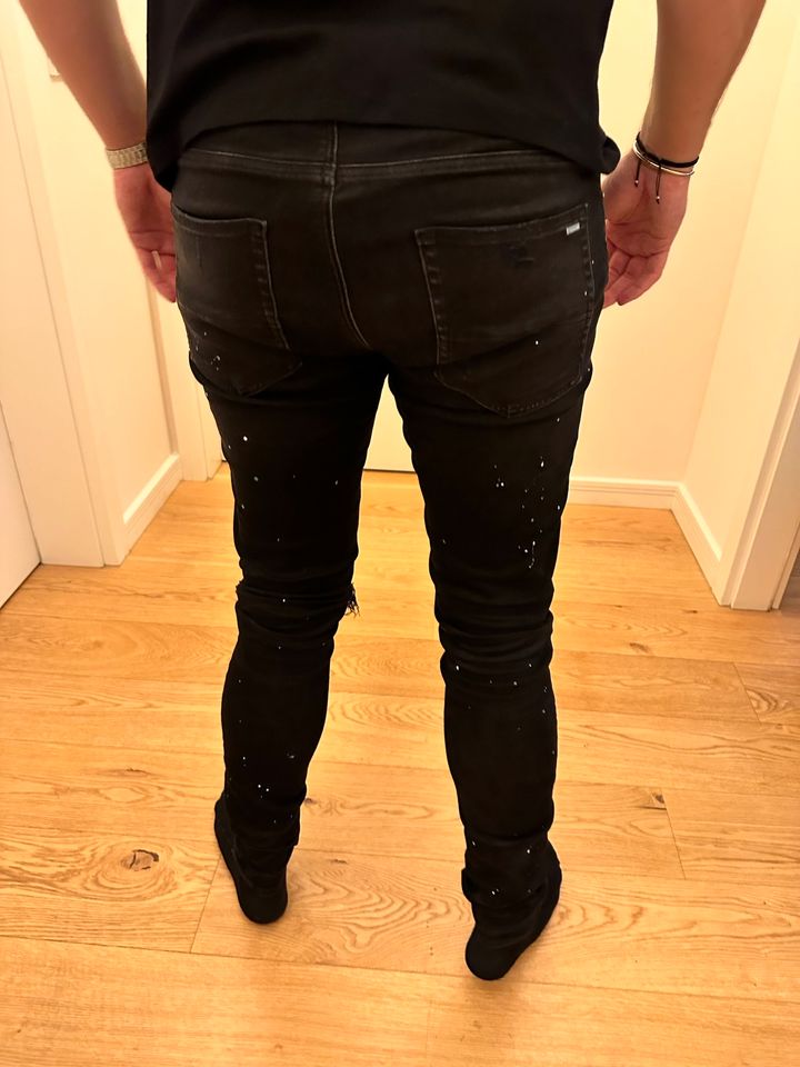 Amiri Jeans wie Neu 100% Original Größe 34 / 50 in Berlin