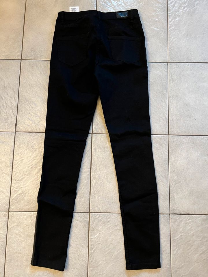 Orsay schwarze Jeans mit Kunstleder Gr. S / 36 in Bernburg (Saale)
