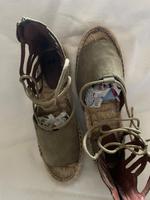 H&M Sandalenschuhe Schuhgröße 39 Olivengrün Schleswig-Holstein - Lübeck Vorschau