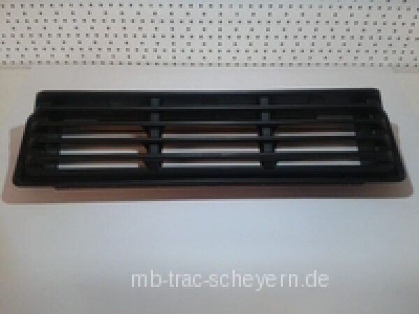 Abdeckgitter Dachlüftung MB Trac 700-1100 in Scheyern