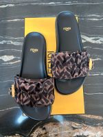 Fendi Feel Satin Pantoletten Sandalen Schlappen Baden-Württemberg - Mannheim Vorschau