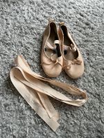 Marc O’Polo  Schuhe Damen Ballerinas rosa Bänder Leder 37 Rarität Frankfurt am Main - Innenstadt Vorschau