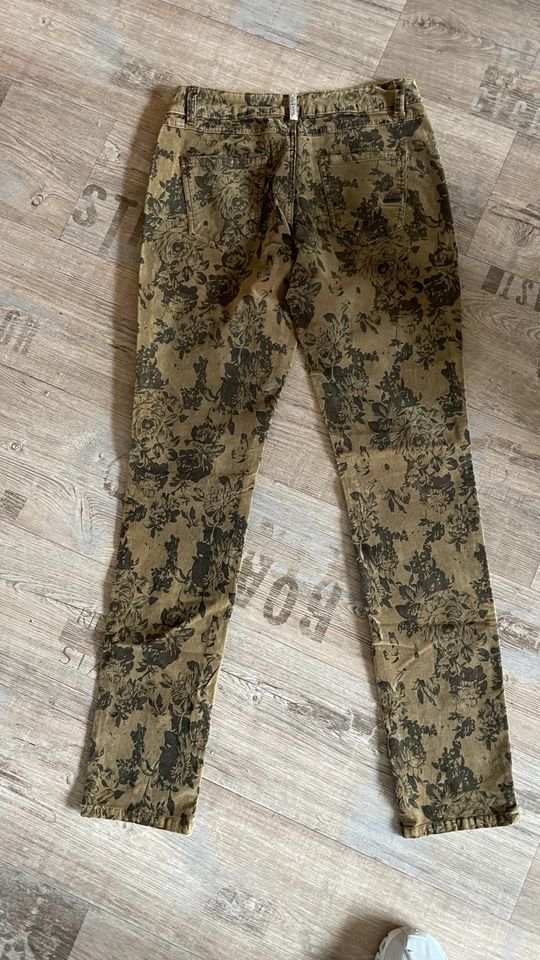 ♥️ Buena Vista Hose, Jeans, Stretch, Samt, Cord, Blumen, braun in Wermelskirchen