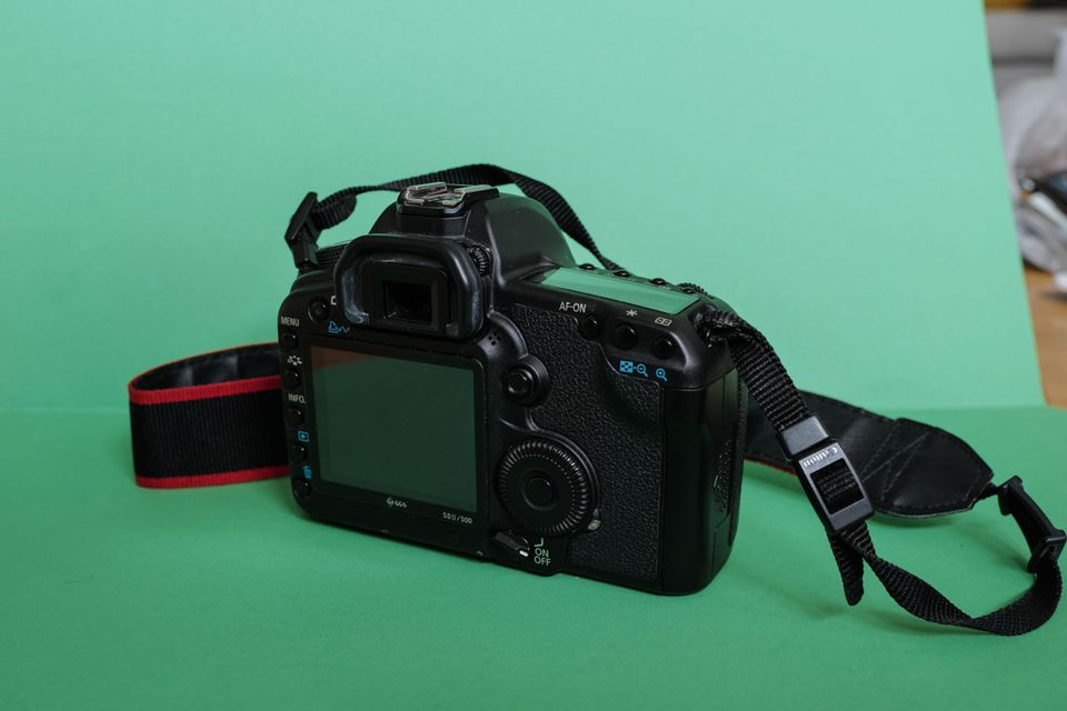 Canon EOS 5D Mark II SLR-Digitalkamera NUR 16.919 Auslösungen in Bonn