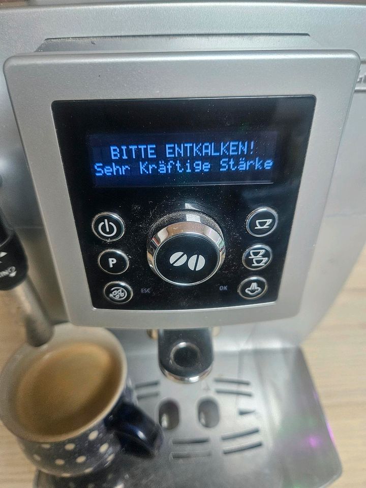 Kaffeevollautomat De'Longhi ECAM 23.420.SB Kaffeemaschine in Bannewitz