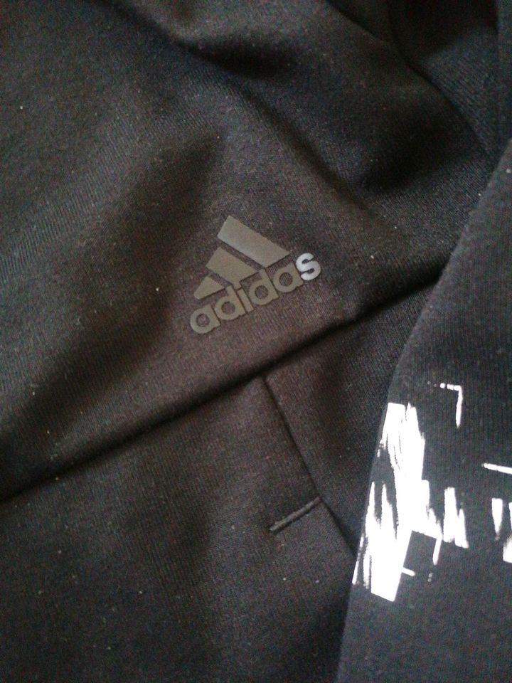 Adidas Pullover Gr M in Crailsheim