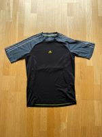 4 hochwertige Herren Sport T-Shirts Microfaser Größe S Baden-Württemberg - Reutlingen Vorschau