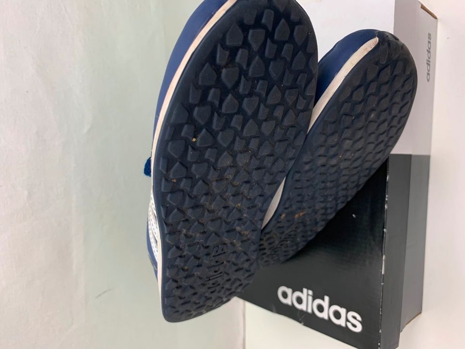 Adidas Sneaker - Größe 32 in Breuberg