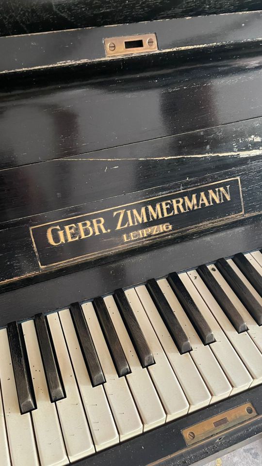 Älteres schwarzes Klavier von Zimmermann/Leipzig in Burgthann 