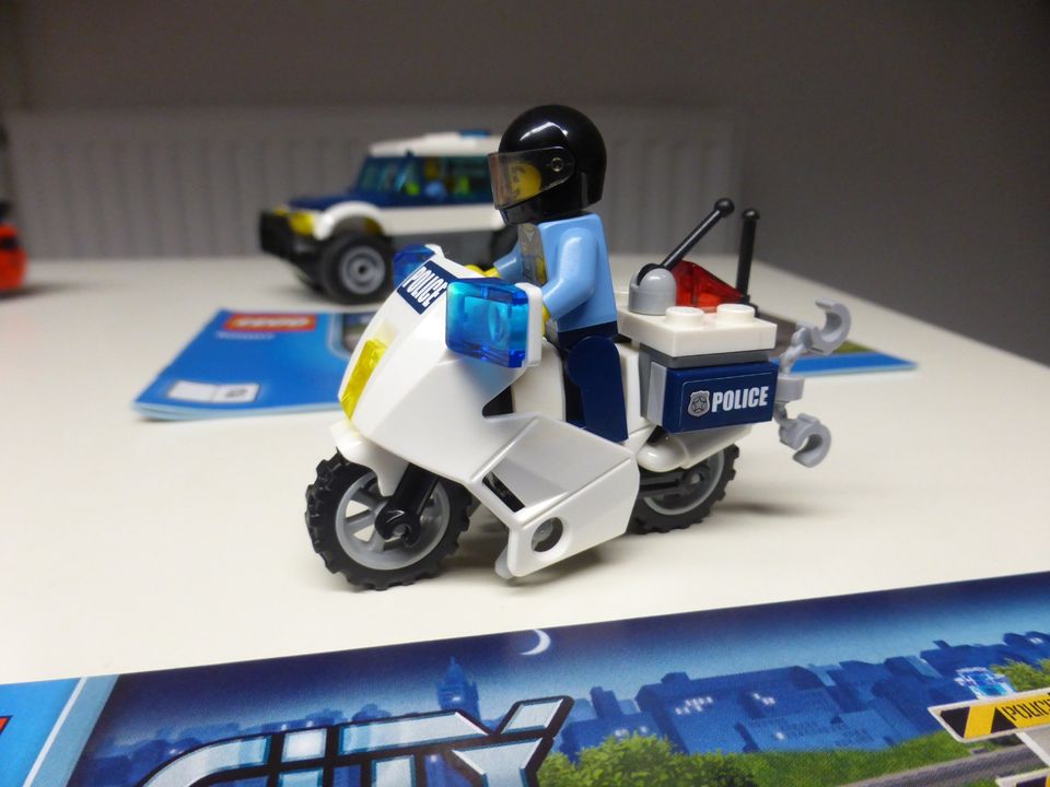 LEGO CITY 60007 POLIZEI-VERFOLGUNGSFAHRT - VERSAND + € 3,99 in Bonn