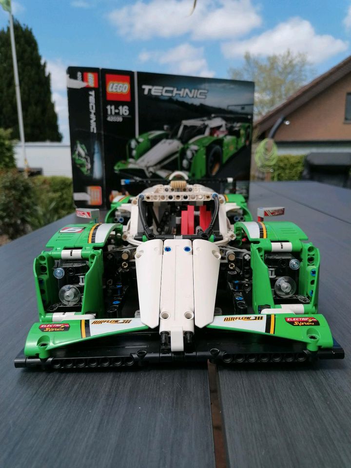 Lego Technik Rennauto in Extertal