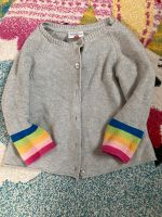 Strickjacke mit Regenbogenärmeln Gr. 104 topolino Brandenburg - Bergholz Rehbrücke Vorschau