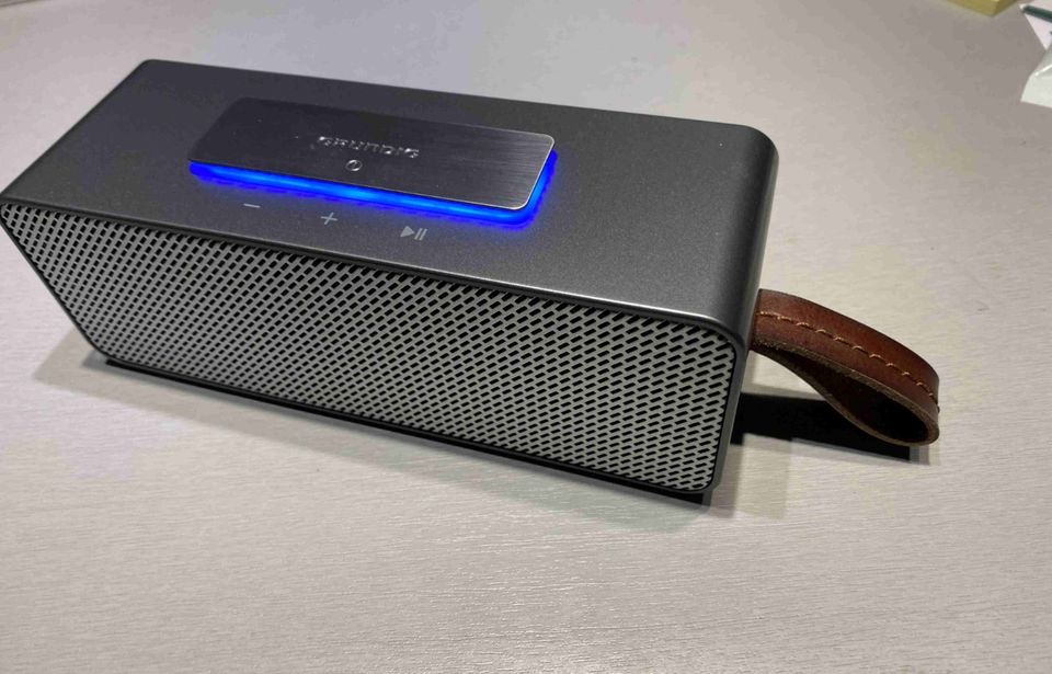 GRUNDIG GSB 720 Bluetooth Speaker Lautsprecher Box Freisprechen in Jüchen